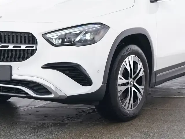 Mercedes-Benz GLA 200