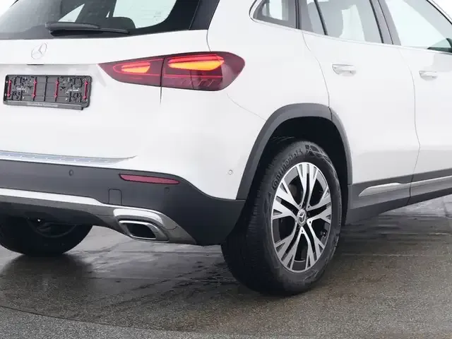 Mercedes-Benz GLA 200
