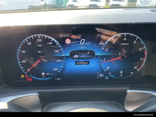 Mercedes-Benz GLB 200