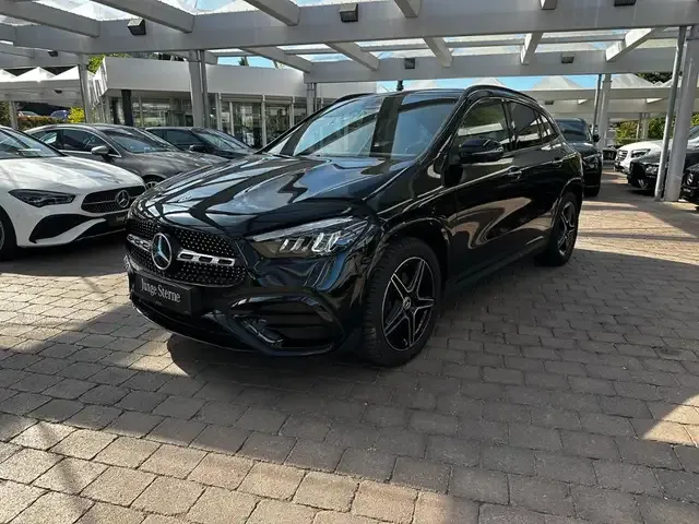 Mercedes-Benz GLA 200