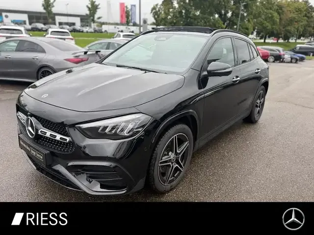 Mercedes-Benz GLA 200