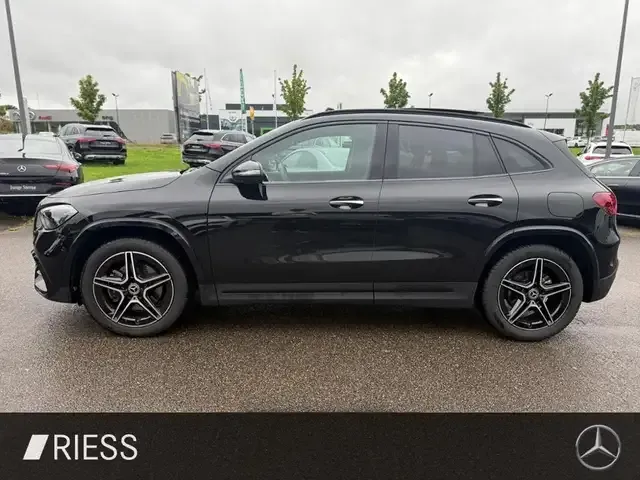 Mercedes-Benz GLA 200