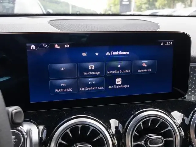 Mercedes-Benz GLB 180