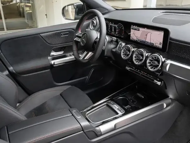Mercedes-Benz GLB 180