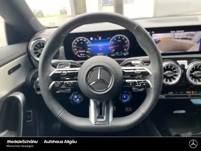 Mercedes-Benz CLA 35 AMG