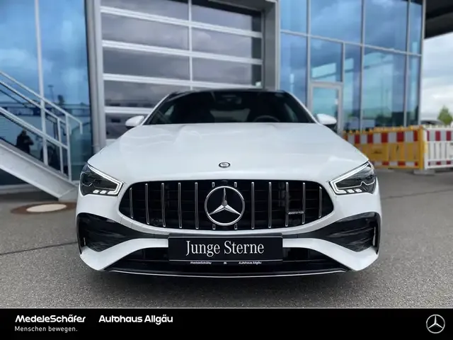 Mercedes-Benz CLA 35 AMG