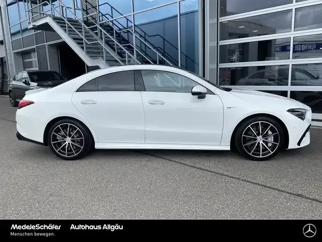 Mercedes-Benz CLA 35 AMG