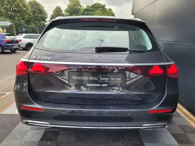 Mercedes-Benz E 220