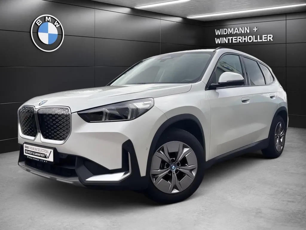 BMW iX1