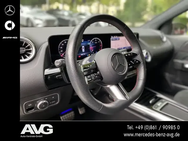Mercedes-Benz B 220