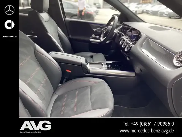 Mercedes-Benz B 220