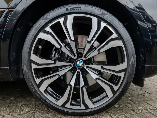 BMW X7 M