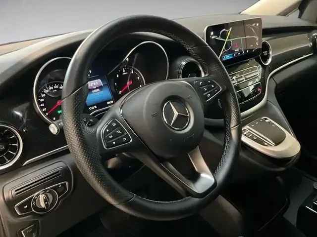Mercedes-Benz V 250