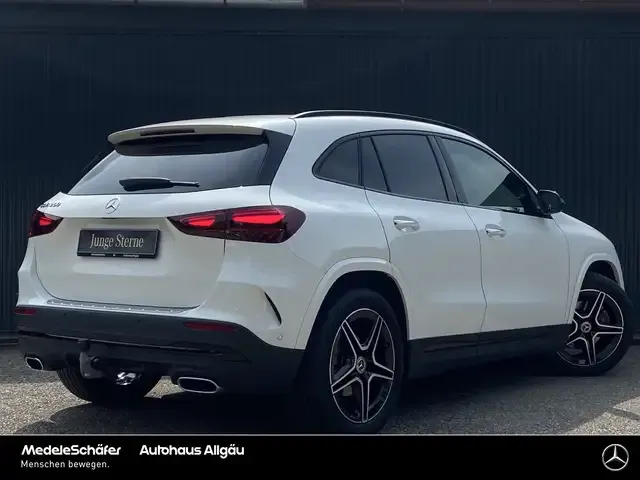 Mercedes-Benz GLA 200