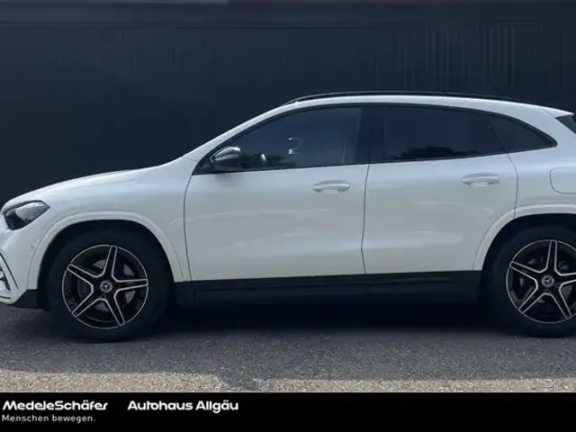 Mercedes-Benz GLA 200