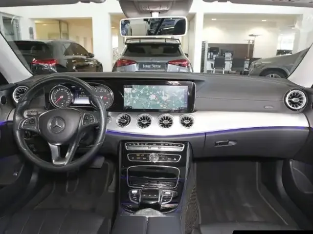 Mercedes-Benz E 200