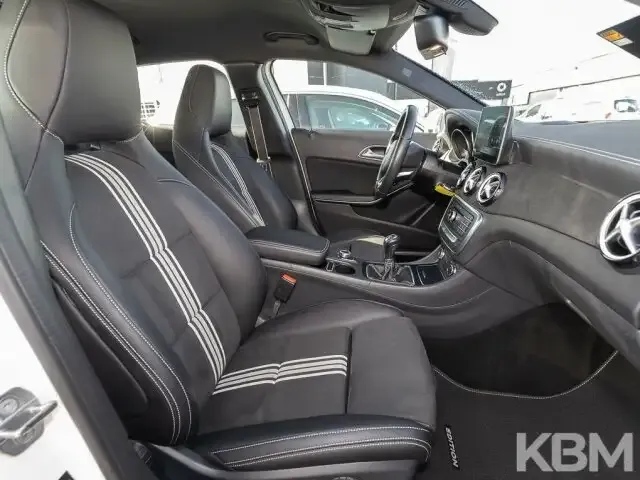 Mercedes-Benz GLA 180