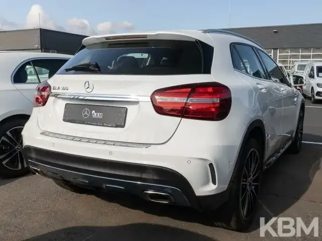 Mercedes-Benz GLA 180