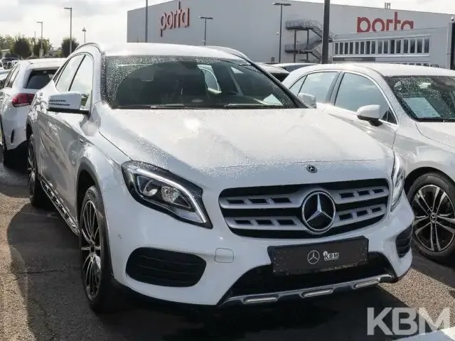 Mercedes-Benz GLA 180