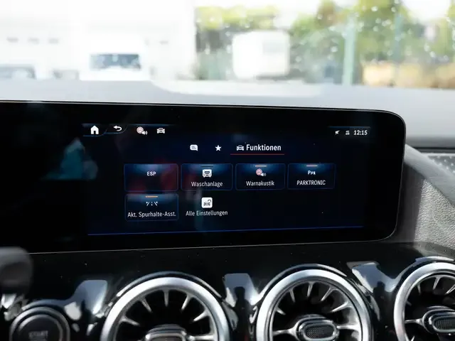 Mercedes-Benz EQA 300