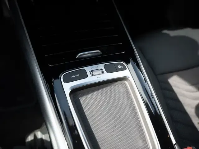 Mercedes-Benz EQA 300