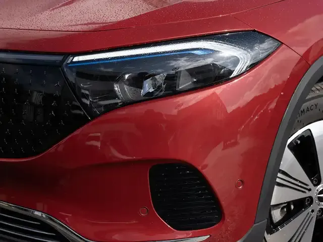 Mercedes-Benz EQA 300
