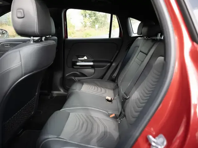 Mercedes-Benz EQA 300