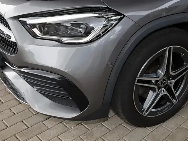Mercedes-Benz GLA 200