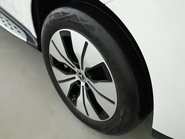 Mercedes-Benz EQC 400