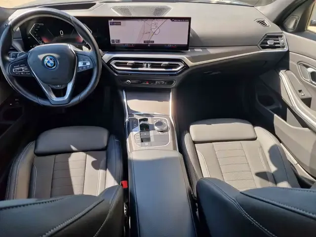BMW 330