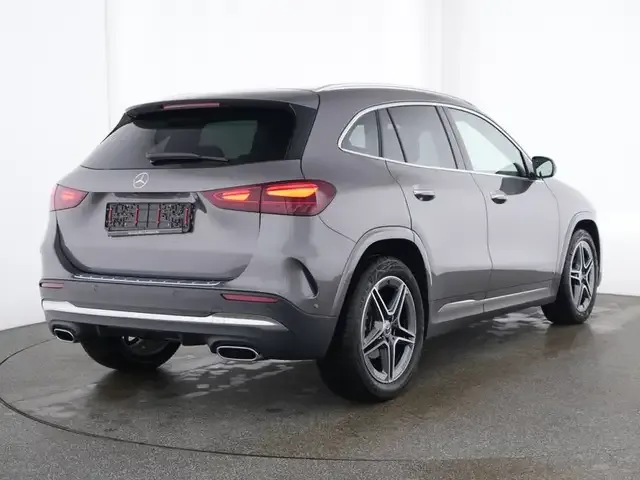 Mercedes-Benz GLA 180