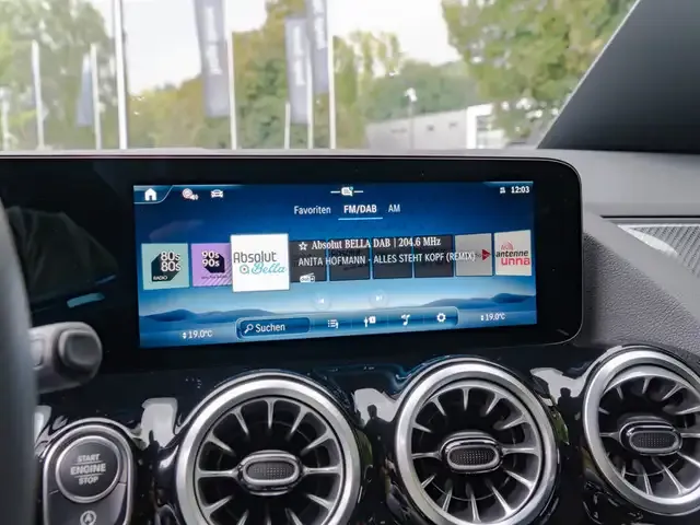 Mercedes-Benz GLA 180