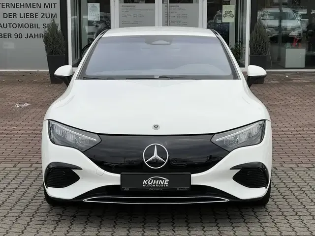 Mercedes-Benz EQE 300