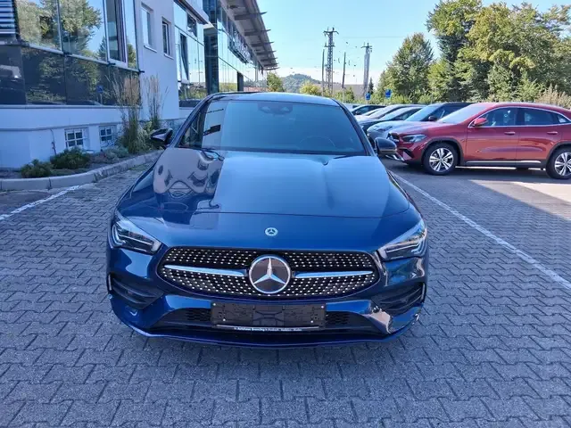 Mercedes-Benz CLA 200