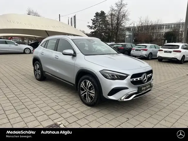Mercedes-Benz GLA 180