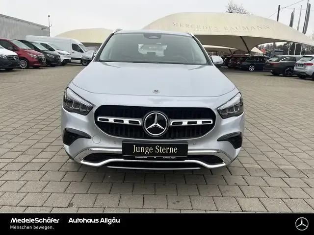 Mercedes-Benz GLA 180