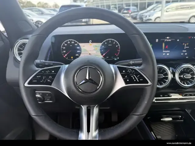 Mercedes-Benz GLB 200