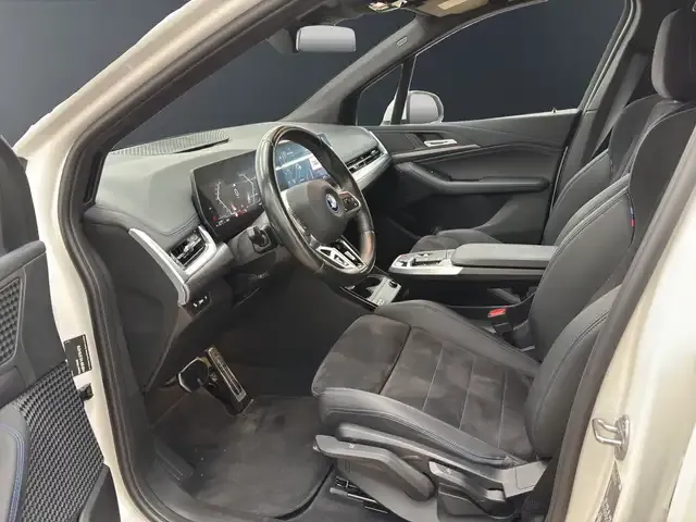 BMW 225