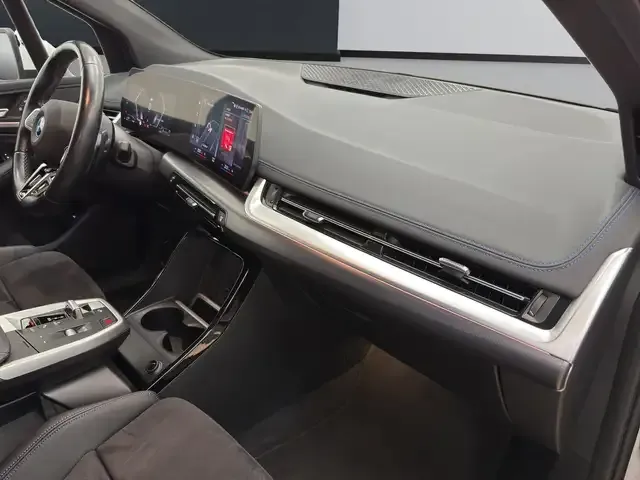 BMW 225