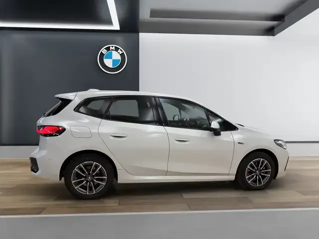 BMW 225