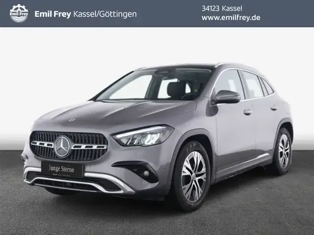 Mercedes-Benz GLA 220