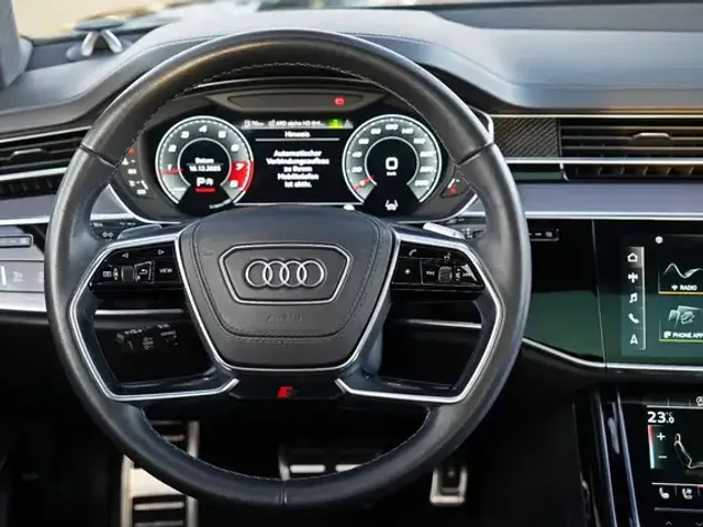 Audi S8