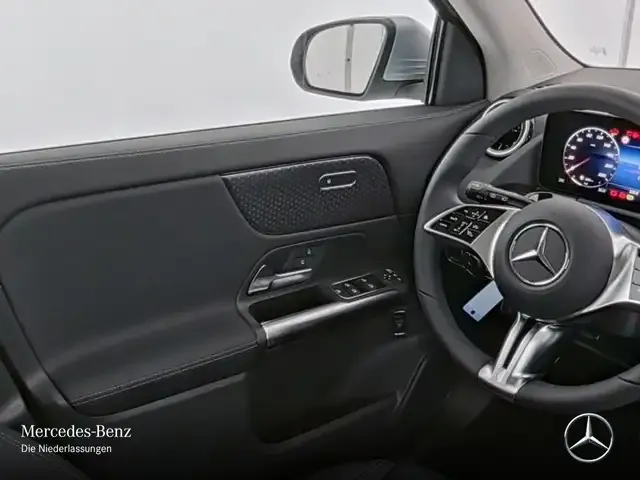 Mercedes-Benz GLA 220