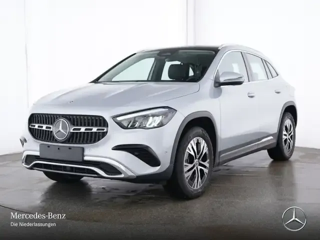 Mercedes-Benz GLA 220