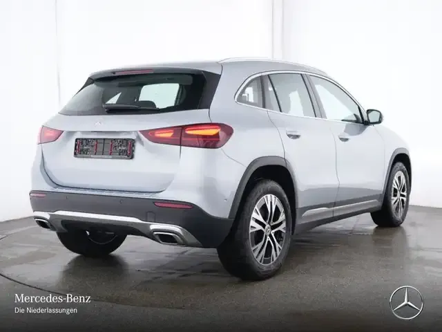 Mercedes-Benz GLA 220