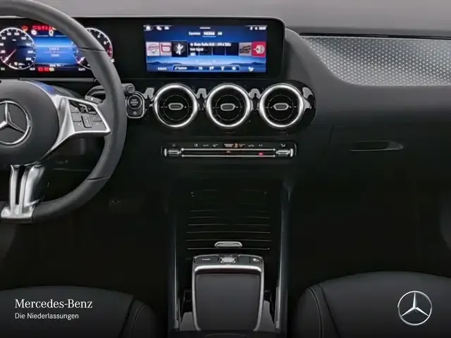 Mercedes-Benz GLA 220