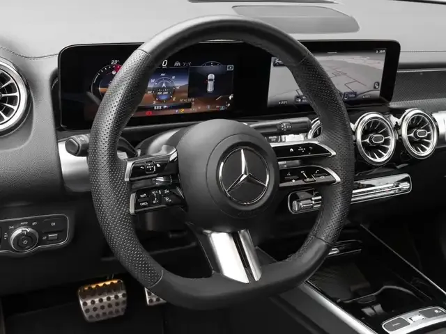 Mercedes-Benz GLB 220