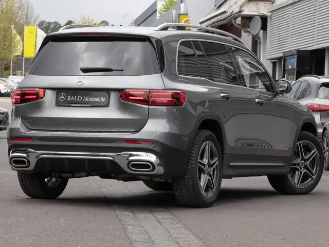 Mercedes-Benz GLB 220