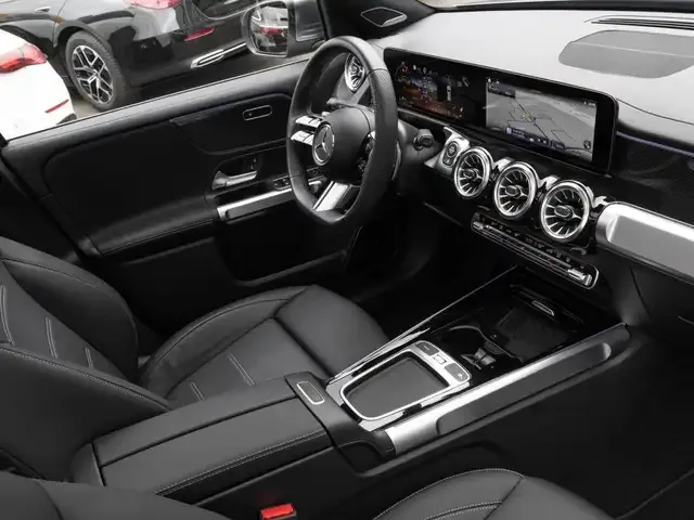 Mercedes-Benz GLB 220