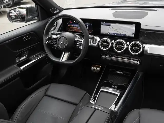 Mercedes-Benz GLB 220